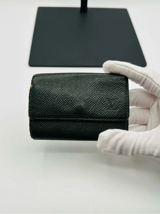 Louis Vuitton Taiga Key / Card Holder - Picture 1 of 11
